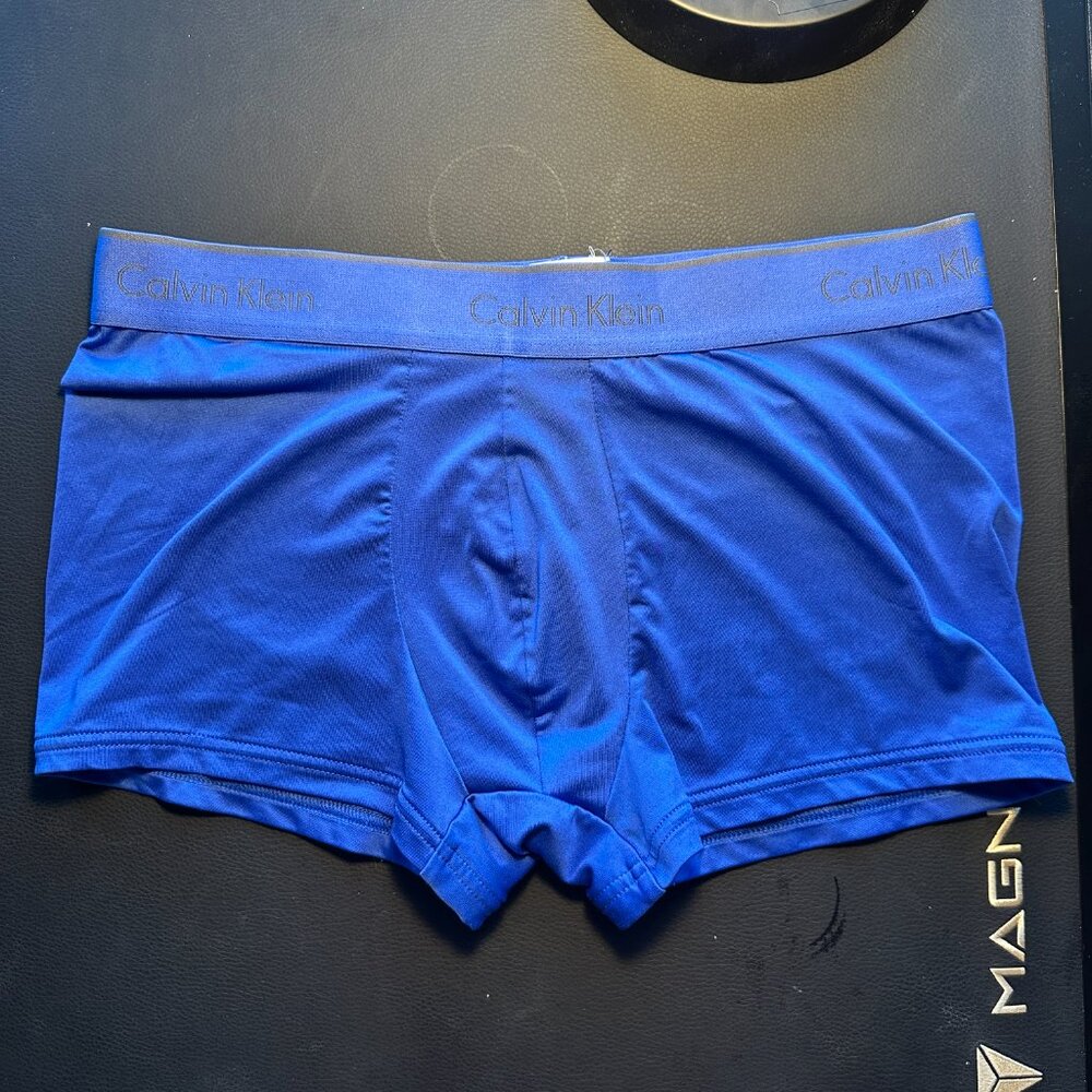 SOLD Calvin Klein Men's Trunks Blue (Medium) - Picture 7 of 9